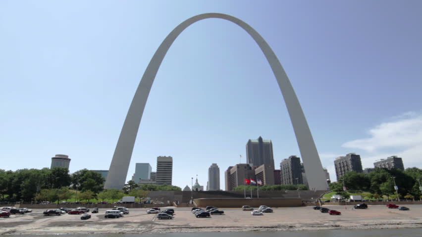 Moving Along The Mississippi River Past The Gateway Arch And The City Of St Louis, USA. Stock ...