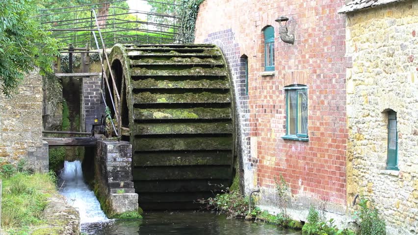 Old Mill Waterwheel Starting To Turn For Short Time Then Stopping Stock 