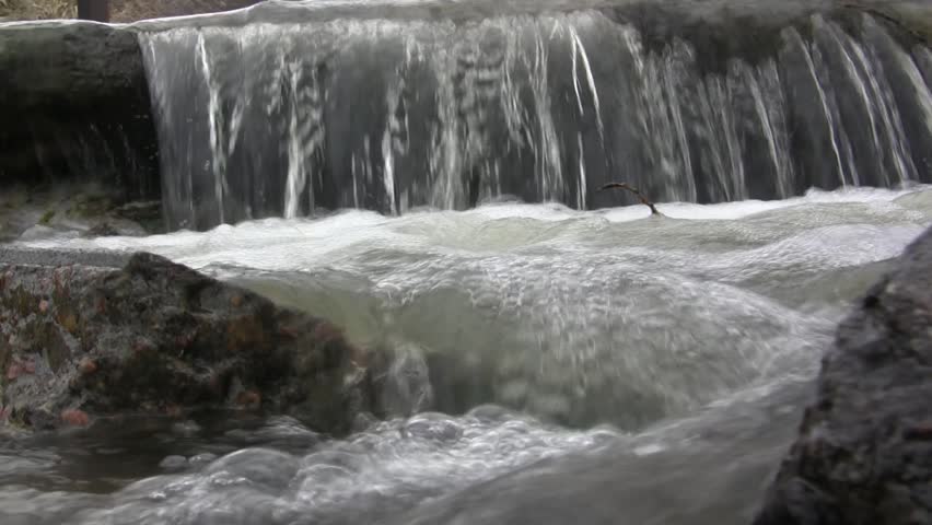 Tide Sloshing With Great Sound Effects/ A Rush Of Water Between The