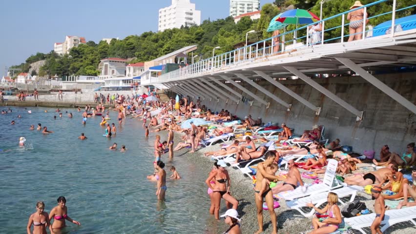 Yalta Crimea Ukraine Aug 23 2013 People On Embankment Of Sea In