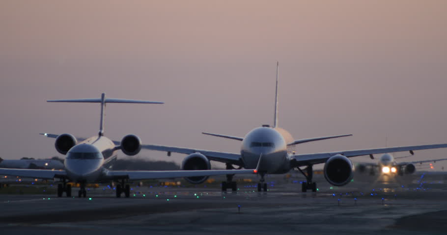 4K Plane Landing Stock Footage Video 10501562 - Shutterstock